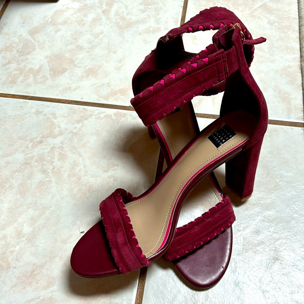 White House black market, Natalie sandals size 9